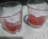 Foto langkah ke 3 dari resep Korean Strawberry Milk.