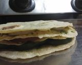 A picture of step 5 of Roti sandwich.