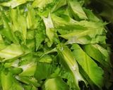 Hình bước làm 1 của món Đậu rồng xào nấm