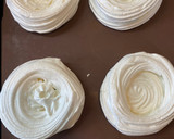 Foto del paso 3 de la receta: Mini Pavlovas que enamoran a primera vista! 💖
