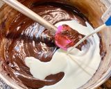 Foto del paso 9 de la receta Pastel de chocolate con cobertura de trufa