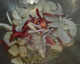 Foto del paso 3 de la receta Coliflor verde en salsa marinera