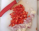 Foto langkah ke 3 dari resep Tumis kacang panjang plus krecek (rambak kulit sapi).
