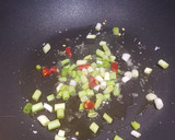 Foto del paso 1 de la receta: Gambas en salsa de tomate picante