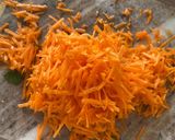 A picture of step 1 of Shredded tuna salad.