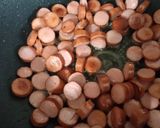 Foto del paso 2 de la receta: Revuelto de salchipapa