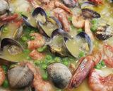 Foto del paso 4 de la receta Merluza con gambas y almejas