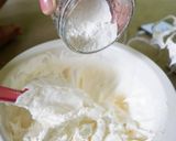 Foto langkah ke 3 dari resep Bolu Kukus Santan Pandan Lembut Gurih Anti Gagal.