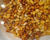 Foto langkah ke 1 dari resep Nomifon. Ketan Kacang Tolo Khas KalBar.