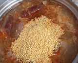 Habart savanyú káposzta kölessel házi füstölt kolbásszal (lepirított lisztes habarással) recept fázis 4 fotója