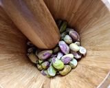 Foto del paso 2 de la receta Redondo de ternera relleno de frutos rojos, ciruelas y pistachos