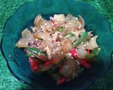 Foto langkah ke 5 dari resep Oseng kikil sapi cabai ijo merah.