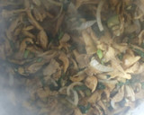 Foto del paso 2 de la receta: Pechuga c/ setas en salsa de hierva santa a la Mario, s