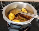 A picture of step 9 of Egg peas masala.