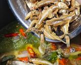 Foto langkah ke 5 dari resep Nasi Liwet Daun Jeruk Teri Jengki.