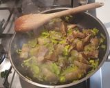 Foto del passaggio 5 della ricetta Quinoa carciofi,zafferano e porri