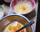 Hình bước làm 1 của món Bánh bông lan mặn