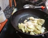 A picture of step 2 of Coconut peanut jeera aloo.