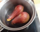 A picture of step 4 of Easy pears in red wine.