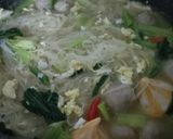Foto langkah ke 4 dari resep Bihun kuah segar.
