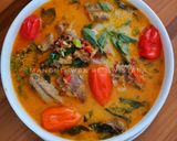 Foto langkah ke 4 dari resep Mangut Iwak Pe / Mangut Ikan Pari.