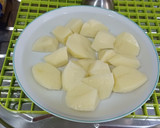 Foto del paso 4 de la receta: Estofado de ternera con fideos y patatas