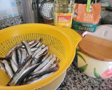 Foto del paso 1 de la receta: Boquerones fritos a la Malageña y en recuerdo al Piyayo