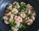 Foto langkah ke 3 dari resep Udang daun ketumbar #diet.