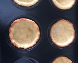 Hình bước làm 2 của món Egg tarts keto