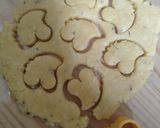 Foto langkah ke 3 dari resep Garlic Cheese Cookies.