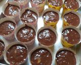 Foto langkah ke 4 dari resep Choco Banana muffins.