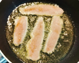 Foto del paso 4 de la receta: Filetes de Salmonetes fritos con Alubias blancas y Tocino ibérico