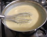 Une image de l'étape 10 de Flan surprise aux prunes et rhubarbe rose.