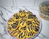 Foto langkah ke 6 dari resep Cookies Santan Topping Cokelat.