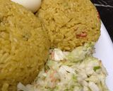 صورة لخطوة 8 من وصفة أرز مقلي بالكاري مع البيض وسلطة كولسلو