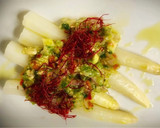 Foto del paso 4 de la receta: Espárragos blancos con pico de gallo y aguacate