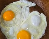 Foto langkah ke 3 dari resep Nasi Goreng Telur Ayam.
