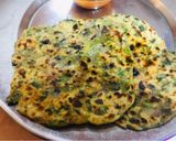 A picture of step 6 of Methi paratha.