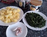 Foto del paso 1 de la receta Acelgas con patatas y piñones