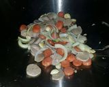 Foto langkah ke 2 dari resep Capcay Goreng.