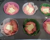 Foto del paso 6 de la receta: Pink magdalenas con relleno de choco blanco