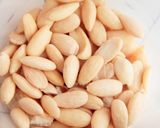 Foto del paso 2 de la receta: Ajoblanco cordobés. Sopa fría de almendras