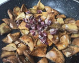 Foto del paso 4 de la receta: Níscalos a la plancha
