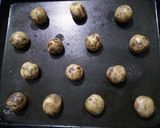 Foto del paso 3 de la receta: Cookies de chocolate amargo con chips blancos 🖤