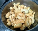 A picture of step 3 of Kaju curry.