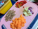 24) Sayur Bening Sawi Ijo wortel & Baso