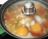 Foto del paso 4 de la receta: Huevos estrellados picantones