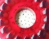 Foto langkah ke 5 dari resep Puding susu buah naga.