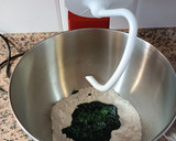 Foto del paso 2 de la receta: Tallarines verdes de espirulina (pasta fresca)