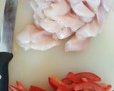 A picture of step 1 of Sweet chilli noodle stir fry.